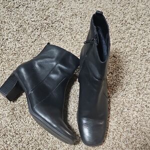 Elegant Black Ankle Boots